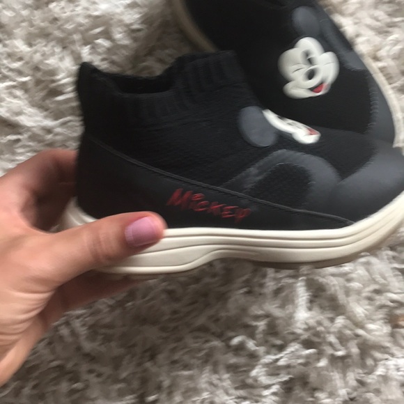 Shoes - Picture 2 of 4